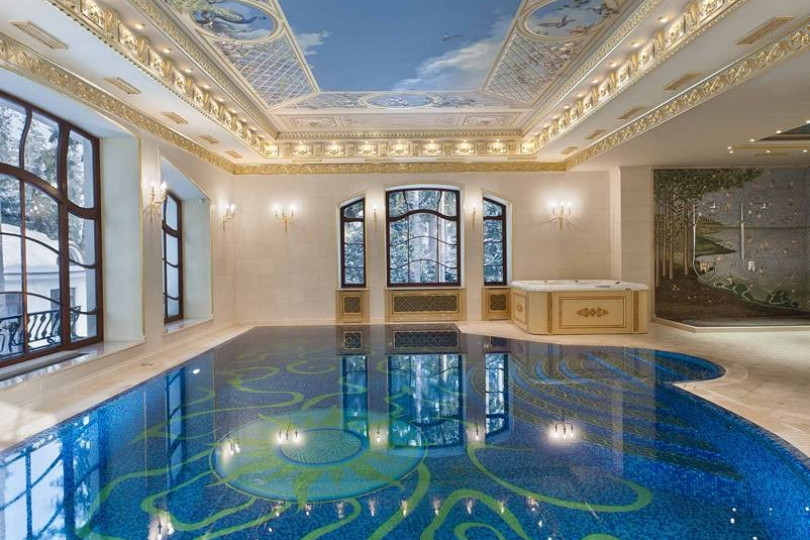 Роспись потолка и гипсовая лепнина в декорировании бассейна Бассейн в стиле барокко