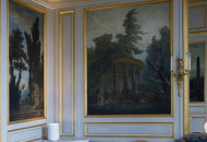 Fragmented wall painting is a hallmark of the Renaissance and gives the room a status look Wall painting in the French living room interior