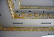 Золочение зоны повышенной влажности - бассейна Сусальное золочение лепнины в бассейне