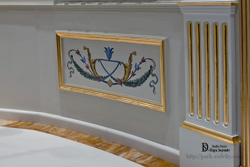 Зона повышенной влажности - санузел Сусальная позолота гипсовой лепнины в санузле