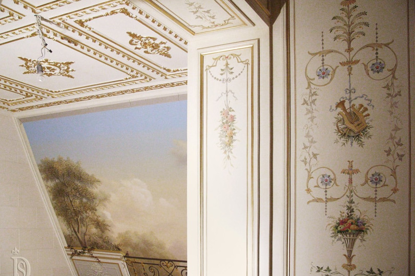 Альфрейная роспись во французской технике гротеск Аккуратный и изысканный гротеск