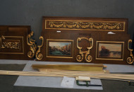 Desudeport with gilding and picturesque inserts
