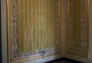 Оформление архитектурных зеркал в малой спальне Позолота в малой спальне загородного дома