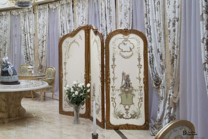 Screen painted in the style of Marie Antoinette Painting screen in chinoiserie style