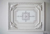 Фрагмент панели с росписью внутри Роспись панели на стене