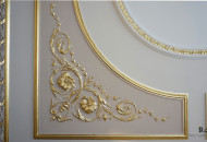 Врезной угол Сусальное золочение гипсового угла
