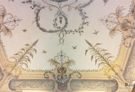 Роспись в интерьере дома Роспись потолка в холле загородного дома