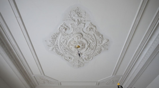 Лепнина на потолок