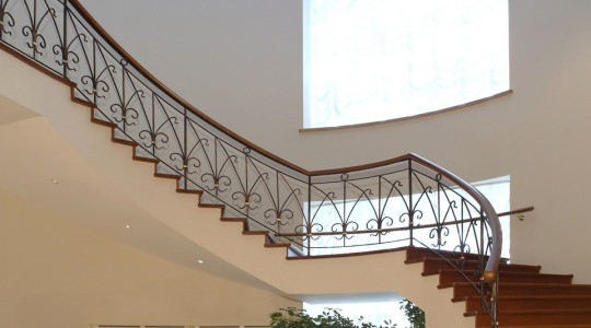 Hall decoration with illusory painting