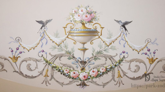 Фотография альфрейной росписи потолка в круглой комнате