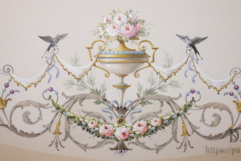 Фотография альфрейной росписи потолка в круглой комнате