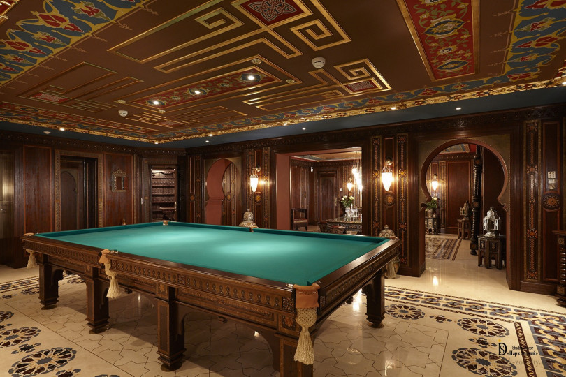 Бильярдная комната оформленная в марокканском стиле