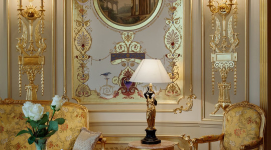 Гостиная столовая с эксклюзивной альфрейной росписью