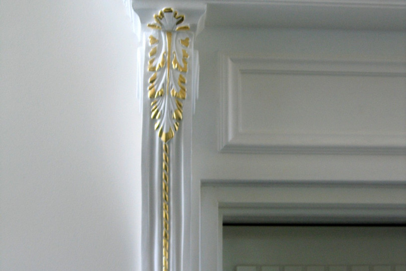 finishing the doorway with stucco