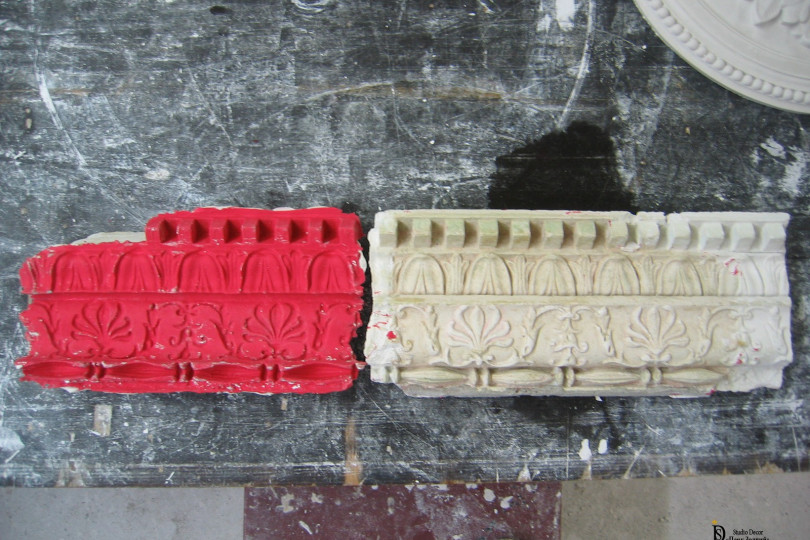 An impression of the plaster cornice before restoration allows the restoration of the drawing cast of plaster cornice before restoration