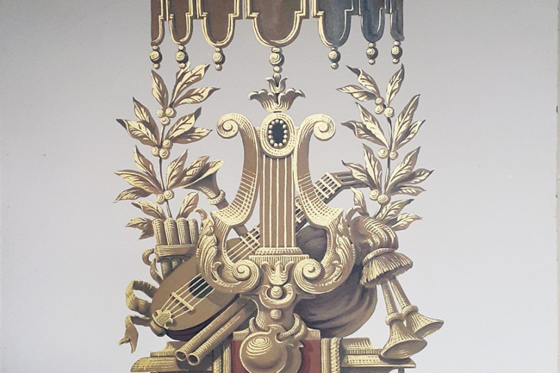 Декоративный элемент, созданный в уникальном французском стиле с проблесковой позолотой Роспись интерьеров художником Петром Дащенко