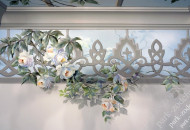 Фрагмент росписи цветов в иллюзорной композиции Роспись стен цветами в интерьере