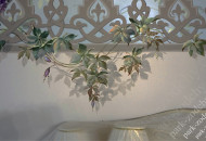 Фрагмент росписи цветов в иллюзорной композиции Роспись стен цветами в интерьере