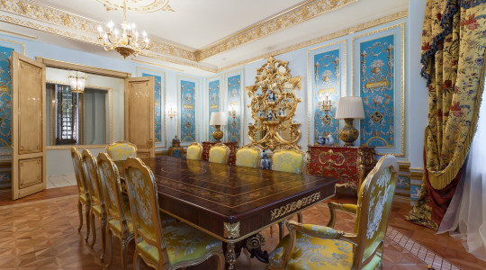 Шикарная столовая в стиле барокко