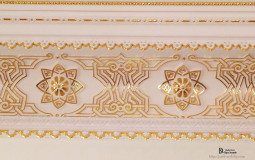 Фрагмент лепнины с позолотой Золочение карнизов — классическая отделка интерьера